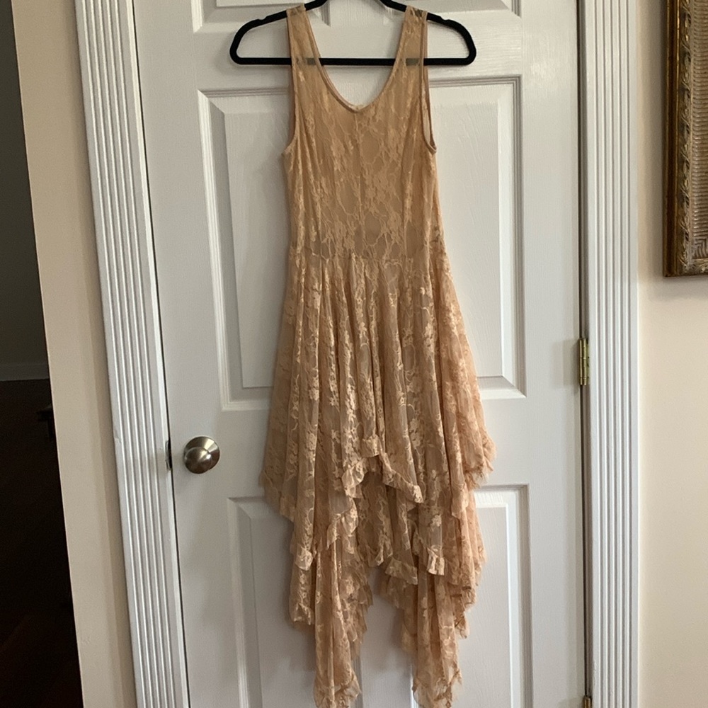 Easel Long Lace Top